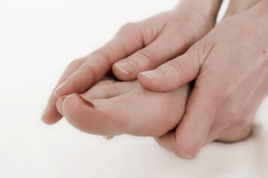 Discomfort in joints after a long walk can be eliminated by massage