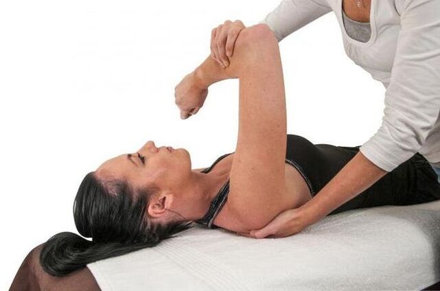 Treatment of right shoulder arthritis begins with consulting a specialist. 